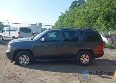 2011 Chevrolet Tahoe Ls z USA, uszkodzony, nr VIN 1GNSCAE06BR117859